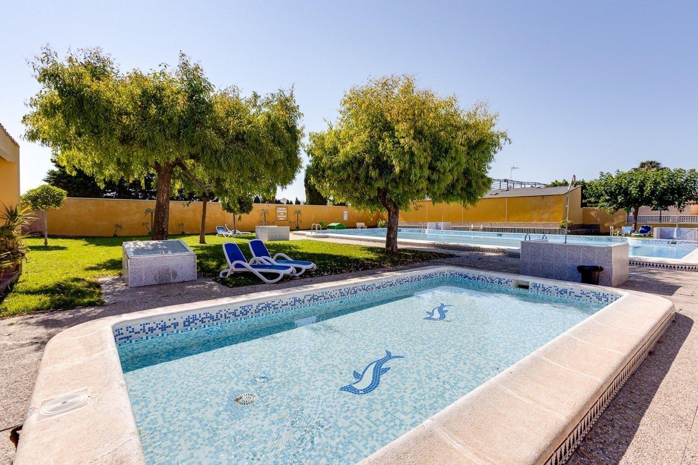 MAISON DE VILLE D’ANGLE AVEC JARDIN, SOLARIUM ET PISCINE À JARDÍN DEL MAR III, À CÔTÉ DE C.C. HABANERAS