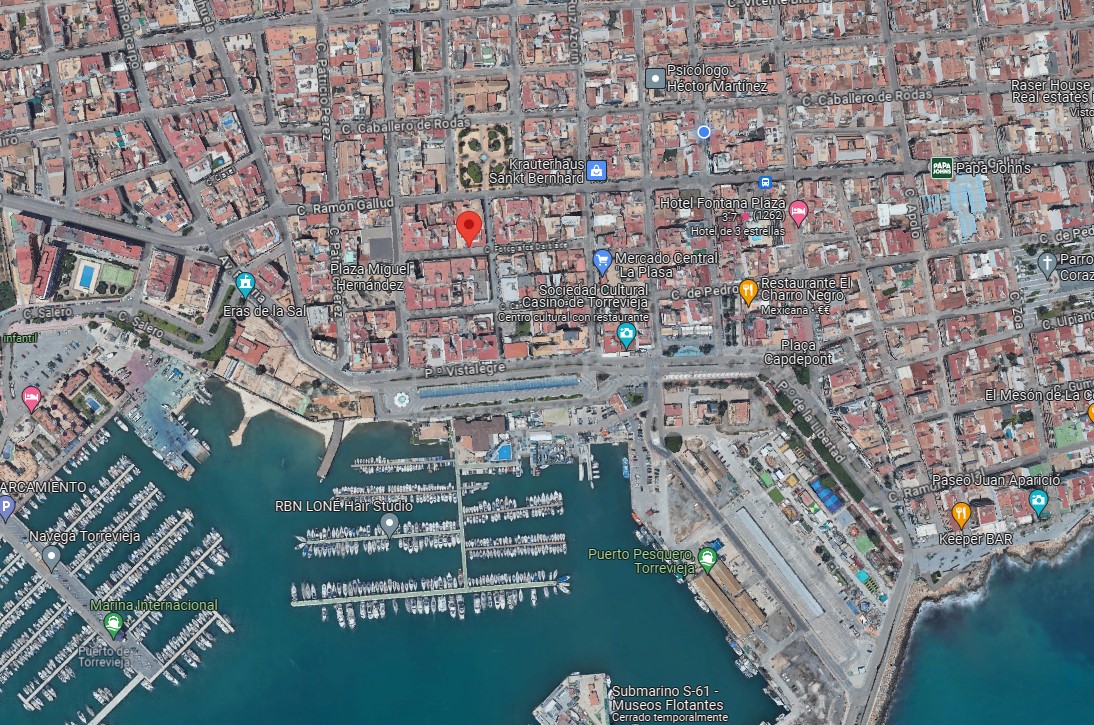 ¡AMPLIO APARTAMENTO CON GARAJE A 120M DEL PUERTO!