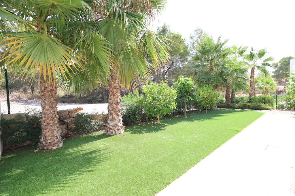 LUXUSVILLA IN LAS COLINAS GOLF MIT BEHEIZTEM POOL UND EXKLUSIVEM ZUGANG ZUM BEACH CLUB