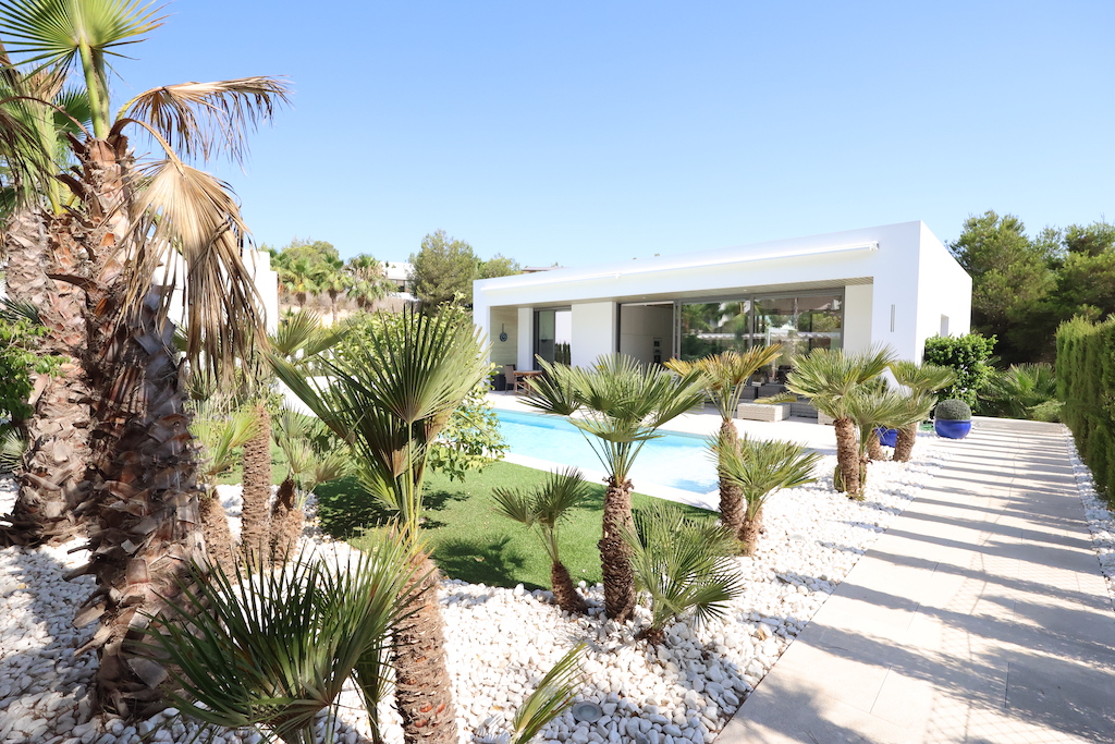 VILLA DE LUXE À LAS COLINAS GOLF AVEC PISCINE CHAUFFÉE ET ACCÈS EXCLUSIF AU BEACH CLUB