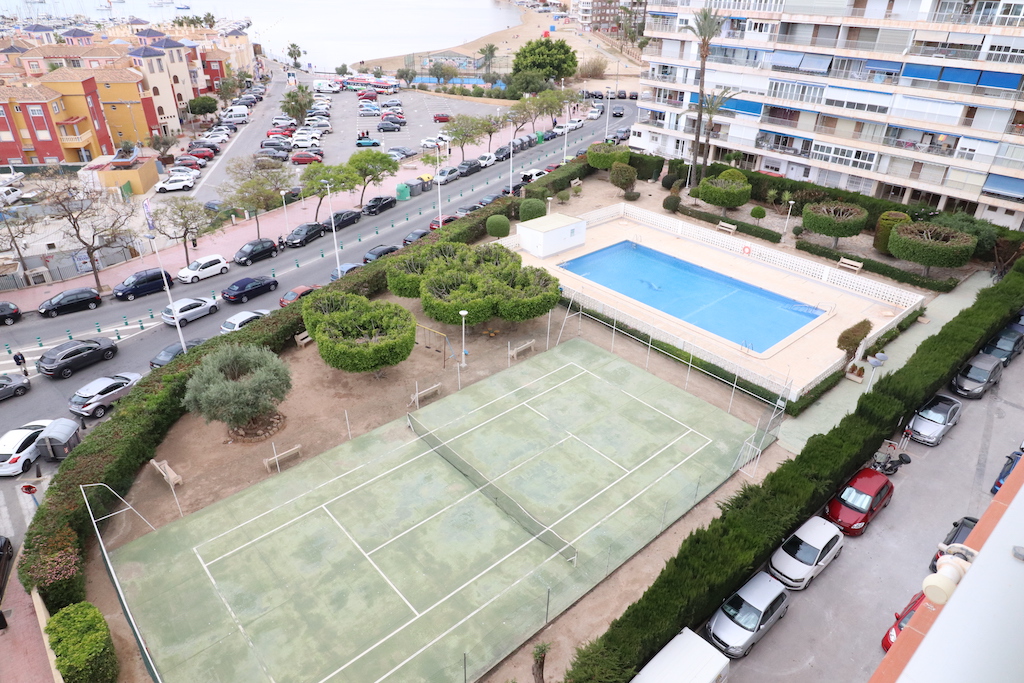 APPARTAMENTO D'ANGOLO A TORREVIEJA CON VISTA SUL MARE E AMPI SERVIZI