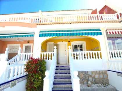 ENCANTADORA CASA ADOSADA DE ESTILO LOLA EN MONTE AZUL, BENIJÓFAR, CON JARDÍN PRIVADO Y ACCESO A PISCINA COMUNITARIA