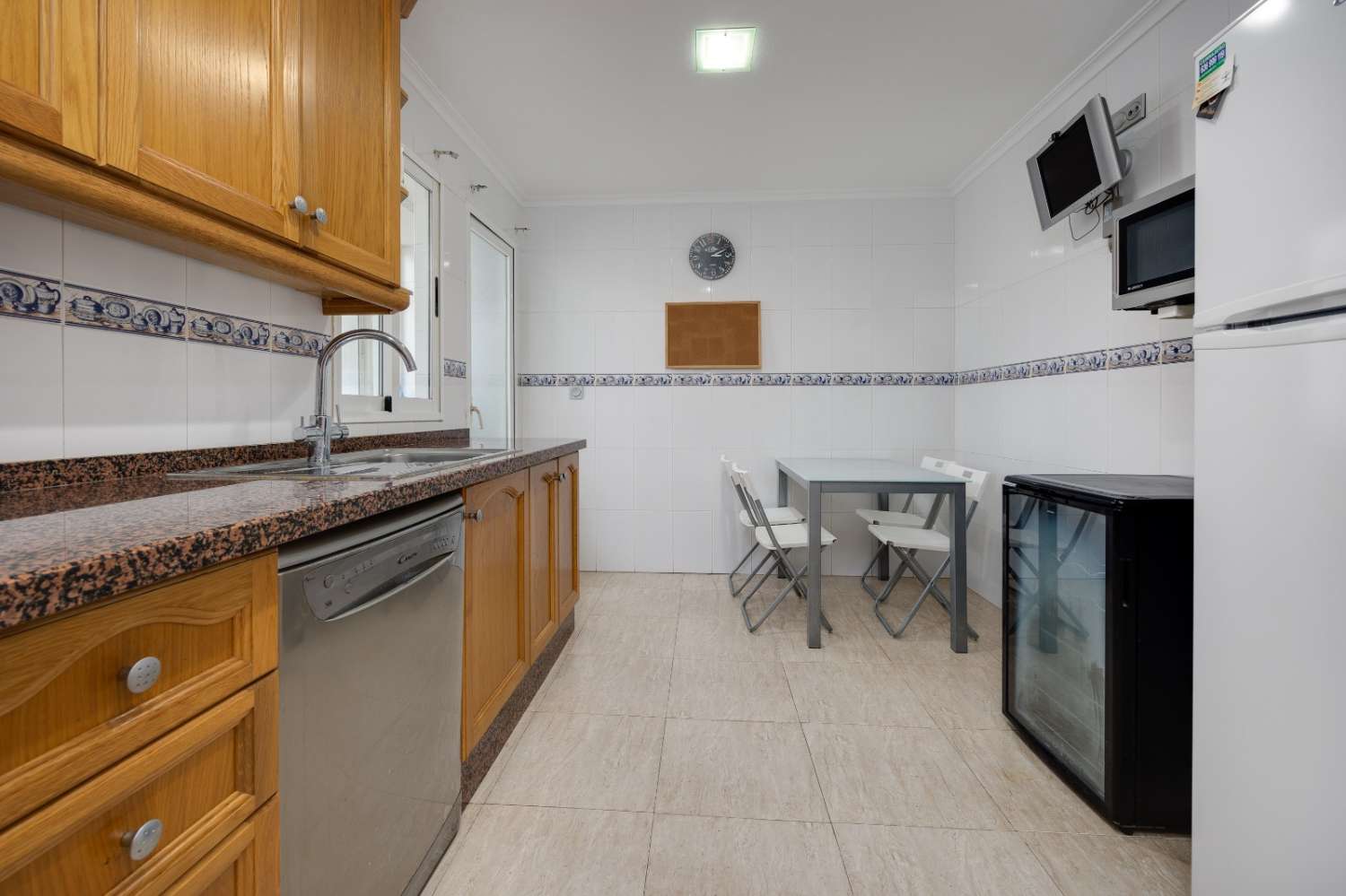 BEAUTIFUL RENOVATED APARTMENT NEAR THE CENTER OF TORREVIEJA WITH BALCONY AND AIR CONDITIONING