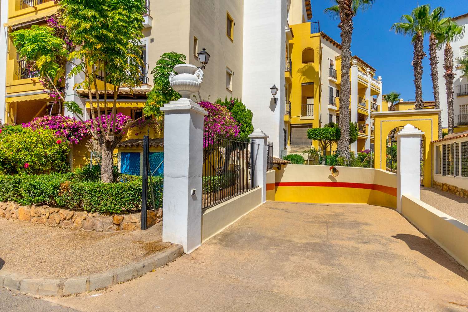 CHARMING APARTMENT IN ALDEA DEL MAR 230 METERS FROM LOS LOCOS BEACH | LARGE PARKING SPACE AND STORAGE ROOM INCLUDED