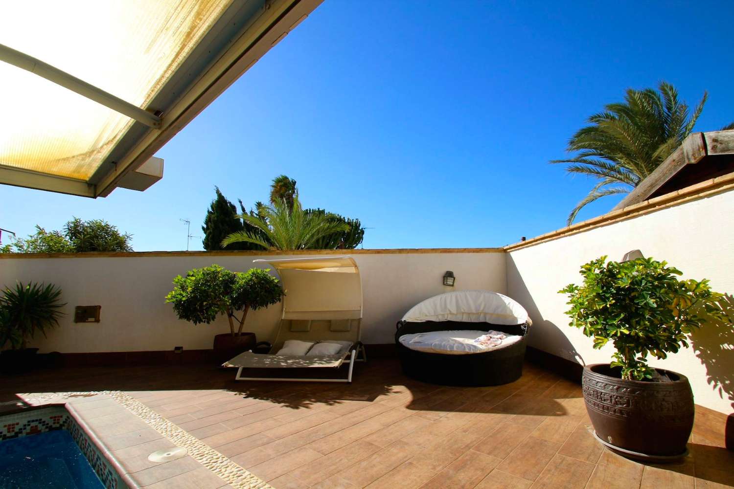 LUXE MEDITERRANE VILLA MET 7 SLAAPKAMERS EN ZWEMBAD IN AGUAS NUEVAS II - TORREVIEJA