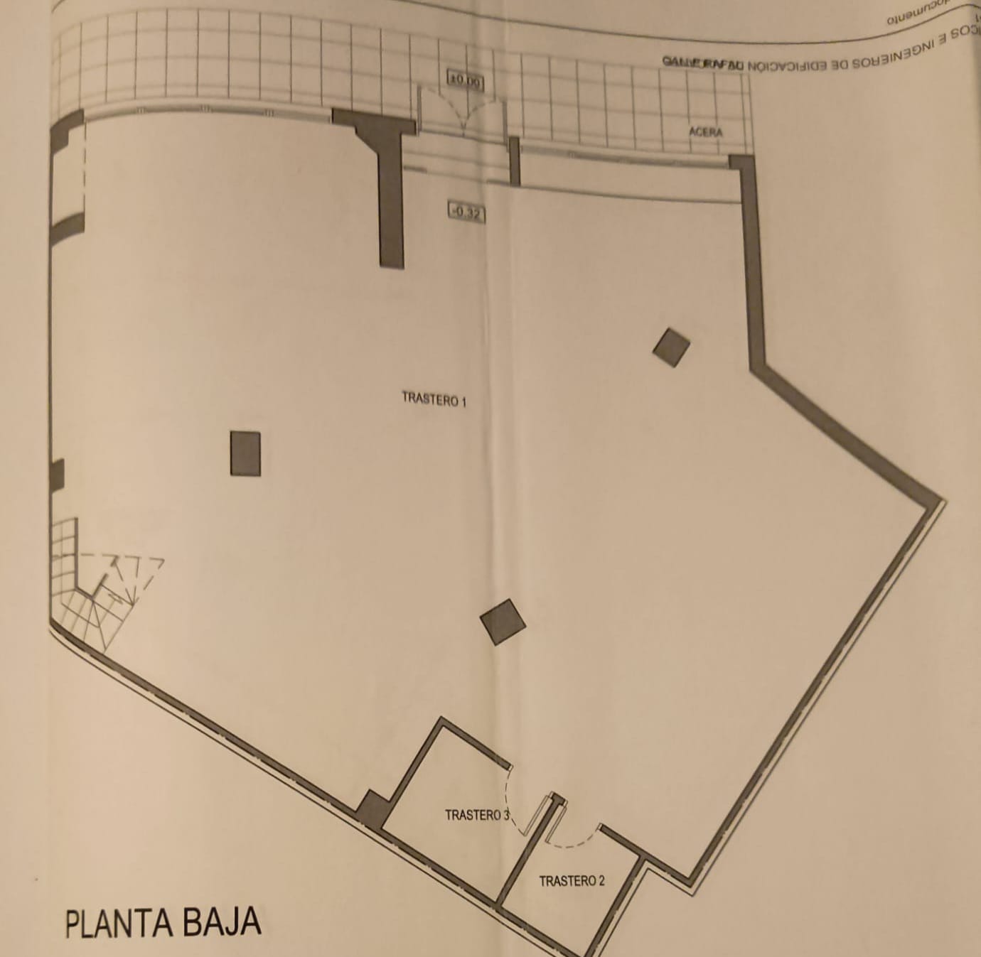 UNIK MULIGHET: HUS DELT INN I 2 UAVHENGIGE LEILIGHETER 200 METER FRA STRANDEN I TORREVIEJA