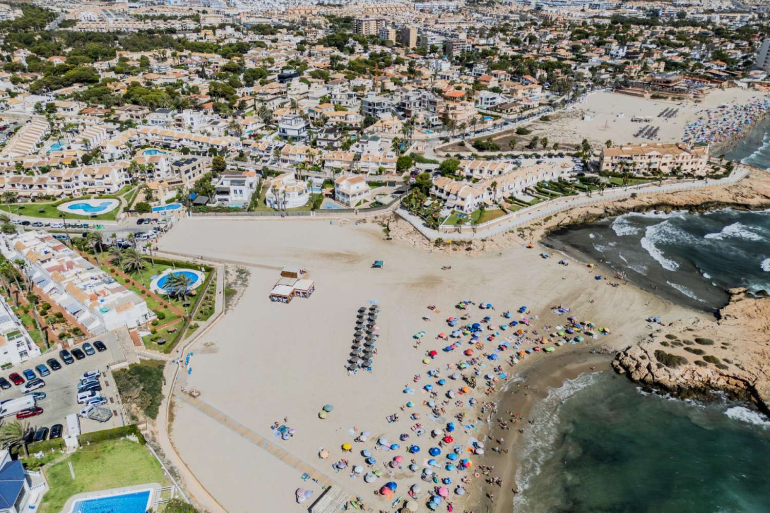 MODERN TRIPLEX VID HAVET MED PANORAMAUTSIKT OCH TURISTLICENS I LA ZENIA