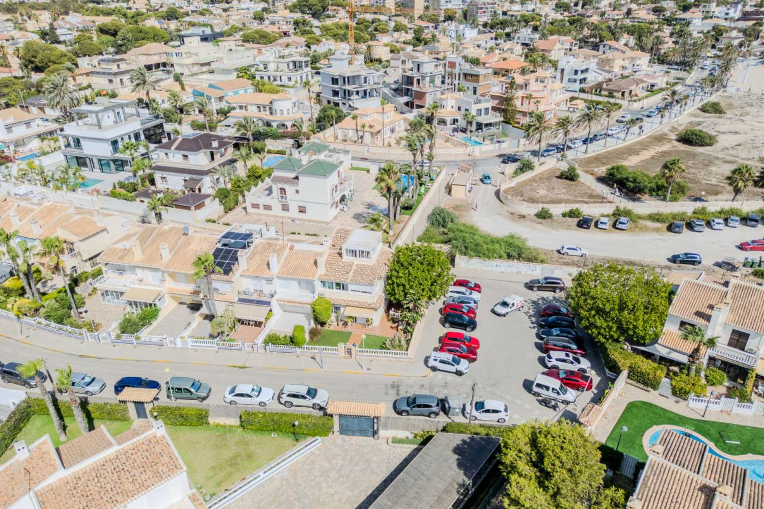 MODERNE TRIPLEX VED HAVET MED PANORAMAUDSIGT OG TURISTLICENS I LA ZENIA