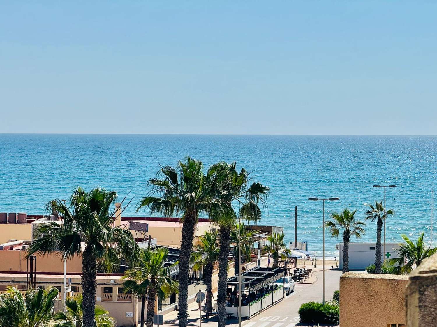 SPEKTAKULÆR TOPPLEILIGHET 100 METER FRA SJØEN I LA MATA, TORREVIEJA, MED STOR TERRASSE OG TRE SOVEROM