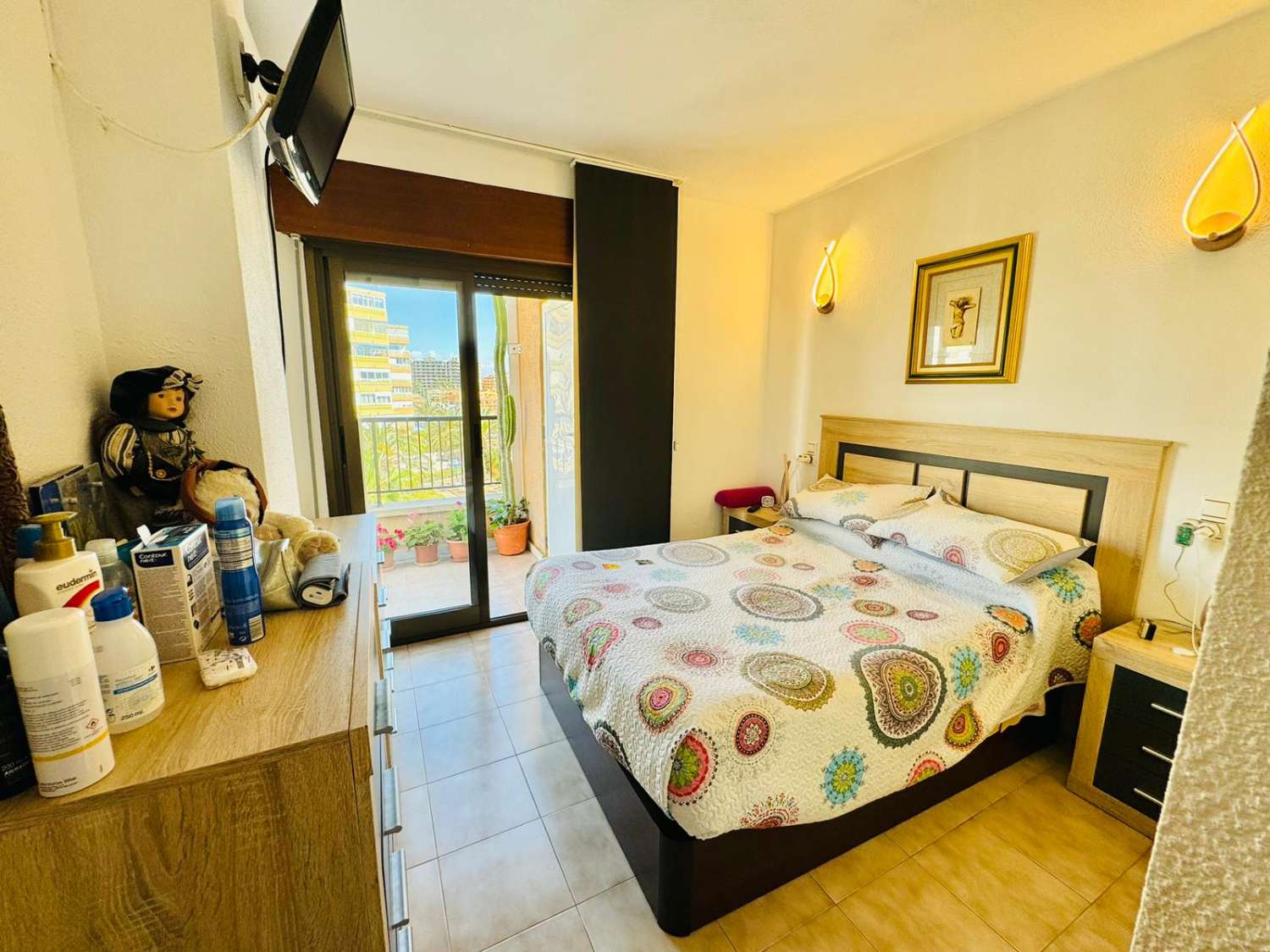 VELKOLEPÝ PENTHOUSE 100 METRŮ OD MOŘE V LA MATA, TORREVIEJA, S VELKOU TERASOU A TŘEMI LOŽNICEMI