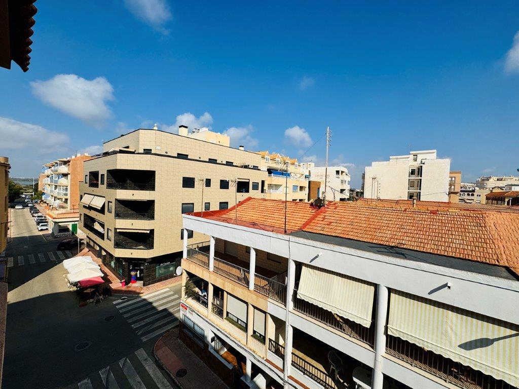 GEMÜTLICHE WOHNUNG IM ZENTRUM VON LA MATA, 200 METER VOM STRAND ENTFERNT