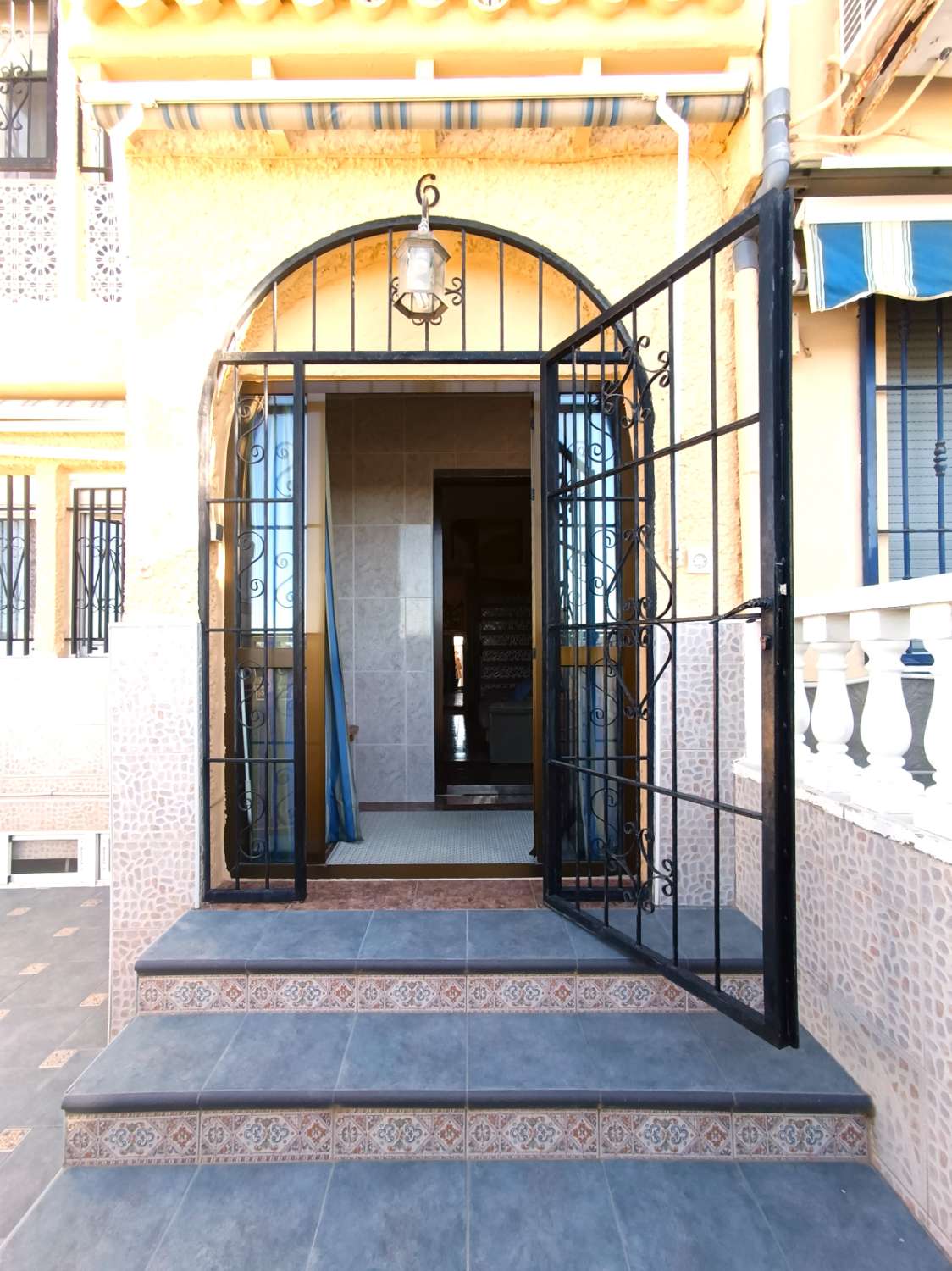 DUPLEX AVEC VUE SUR LE PARC NATUREL, SOLARIUM, PISCINE ET GARAGE À 400M DE LA PLAGE