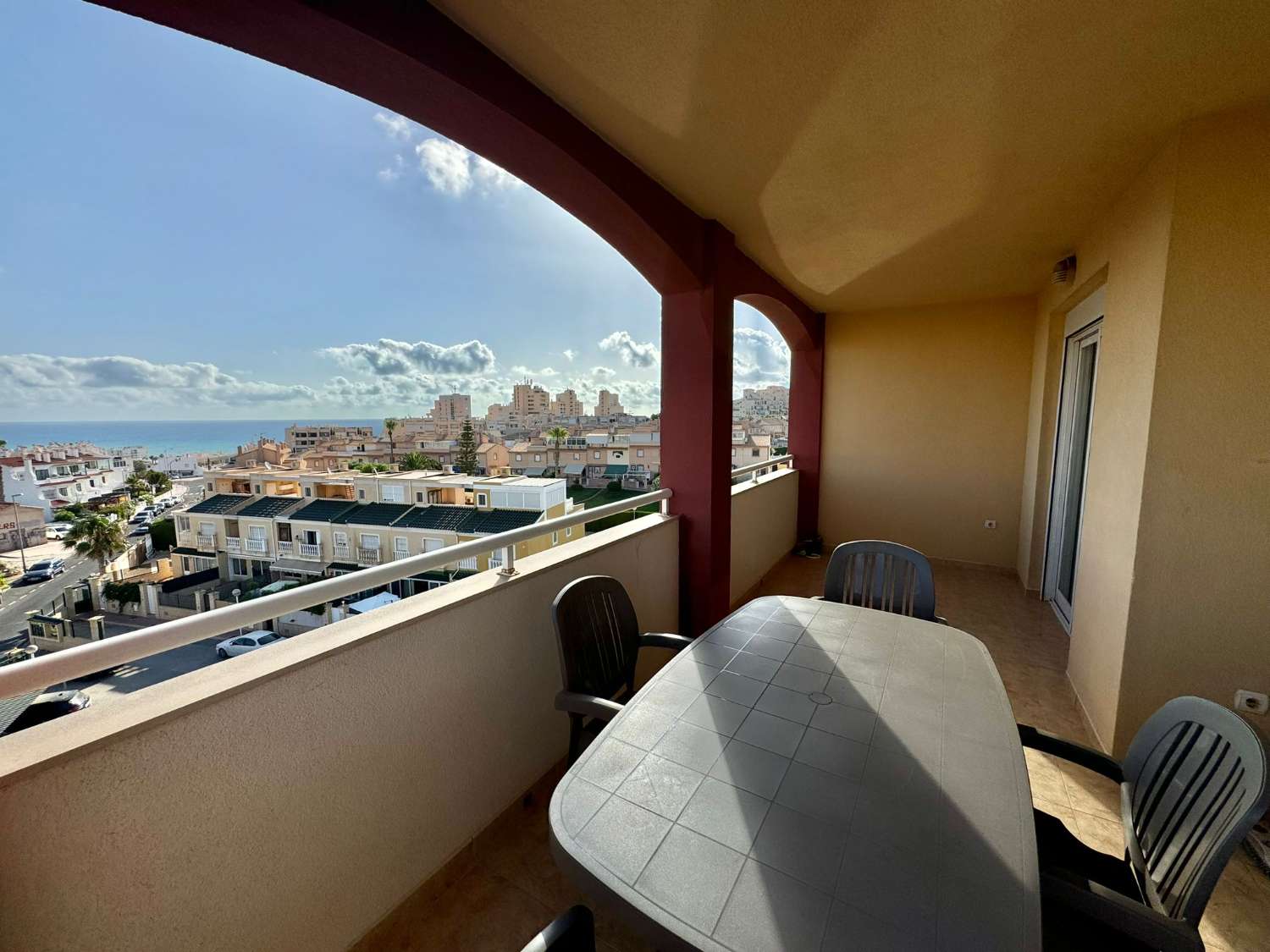 PRACHTIG APPARTEMENT IN TORREVIEJA OP 500 METER VAN HET STRAND VAN LA MATA