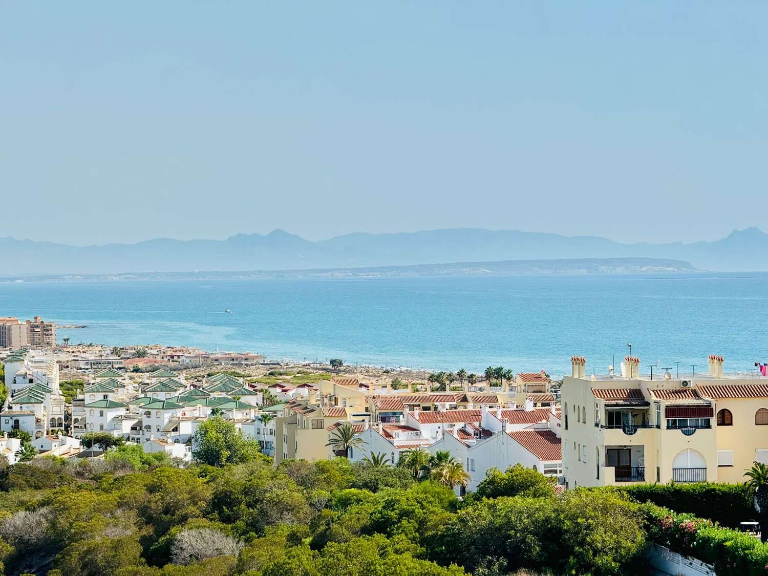 UPEA HUONEISTO TORREVIEJASSA 500 METRIN PÄÄSSÄ LA MATAN RANNALTA