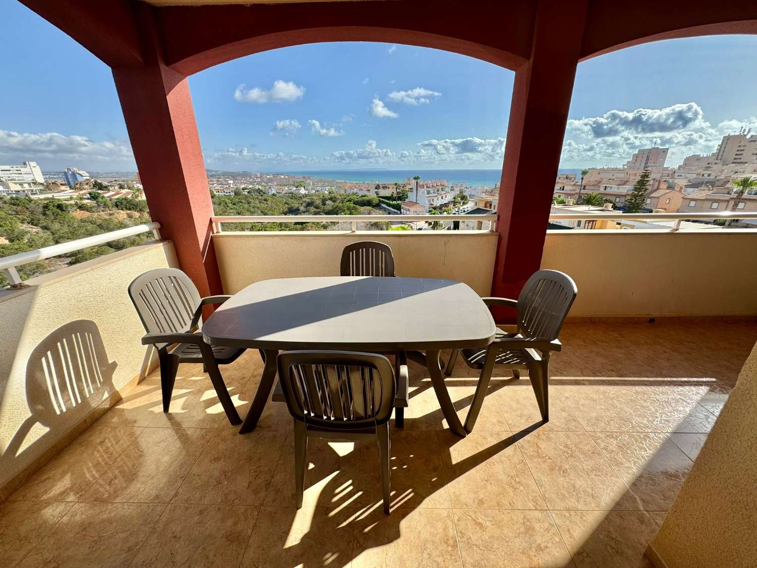 WUNDERSCHÖNE WOHNUNG IN TORREVIEJA, 500 METER VOM STRAND LA MATA ENTFERNT