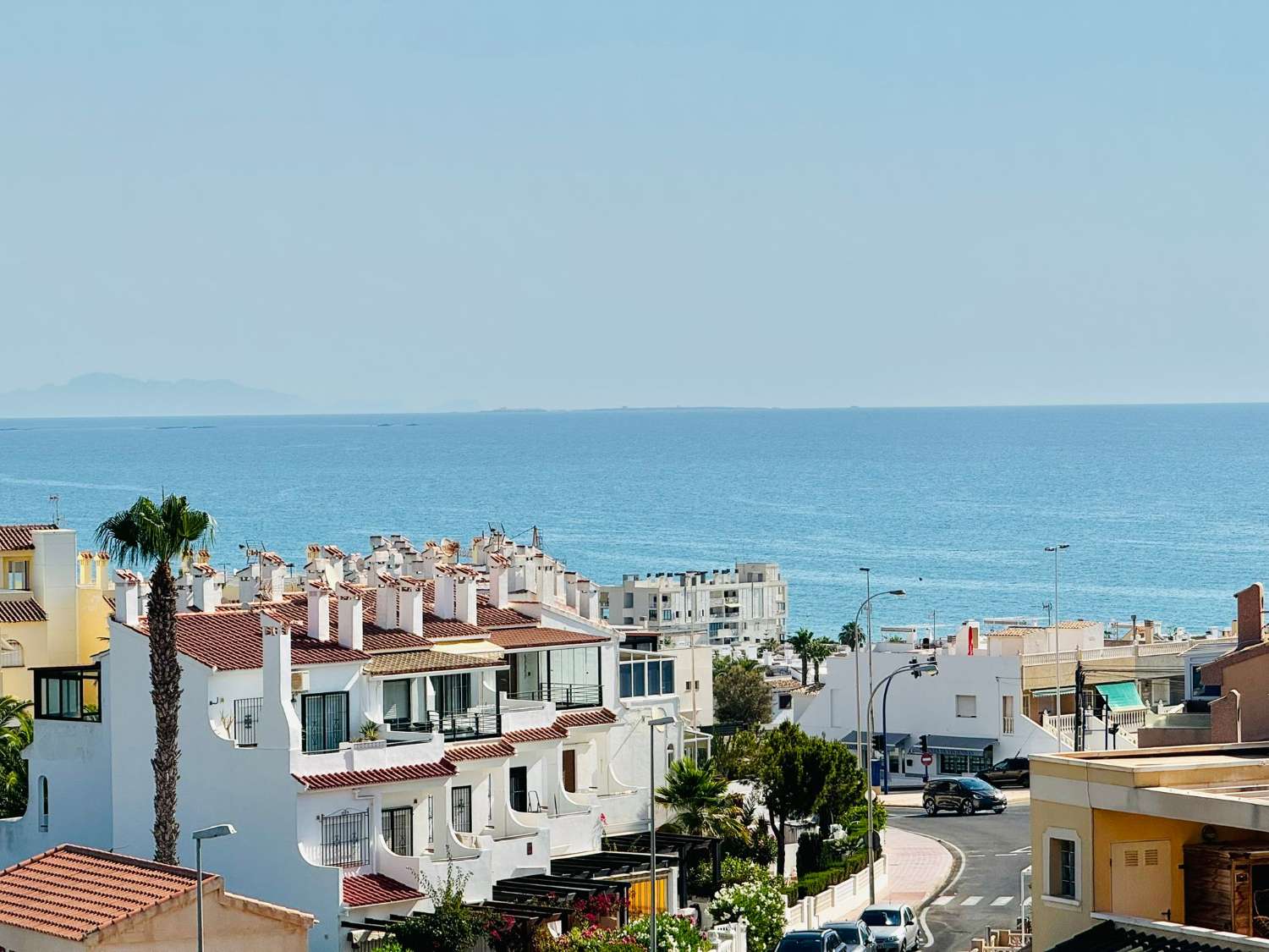 PRACHTIG APPARTEMENT IN TORREVIEJA OP 500 METER VAN HET STRAND VAN LA MATA