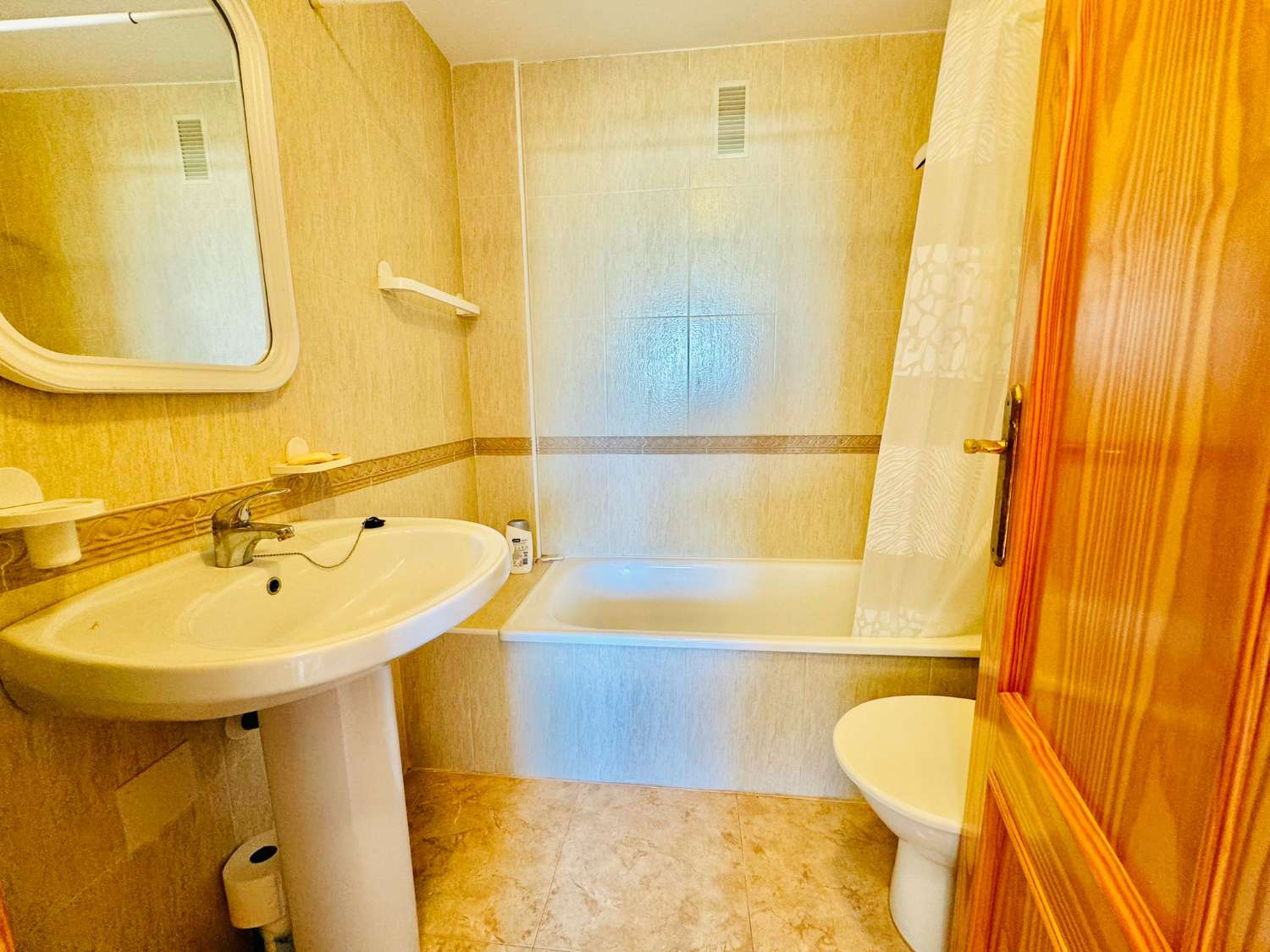 PRACHTIG APPARTEMENT IN TORREVIEJA OP 500 METER VAN HET STRAND VAN LA MATA