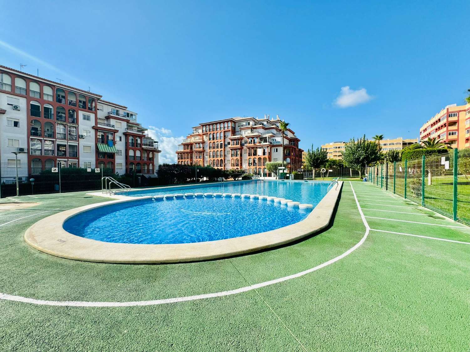 PRACHTIG APPARTEMENT IN TORREVIEJA OP 500 METER VAN HET STRAND VAN LA MATA