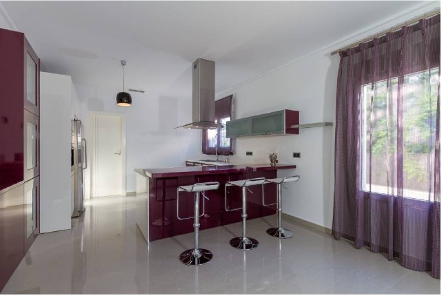 EXCLUSIVE DETACHED VILLA IN CABO ROIG WITH EXTENSIVE FACILITIES AND PRIVATE POOL