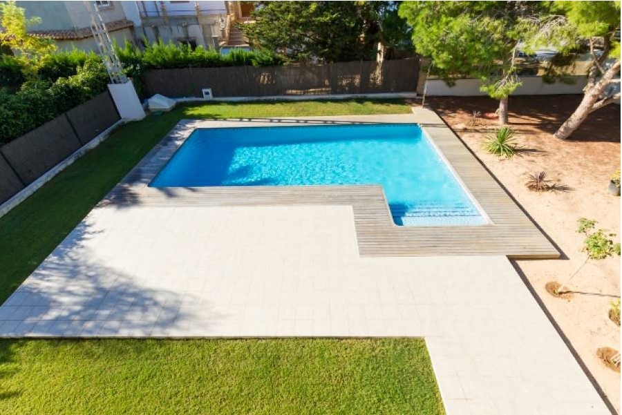 ESCLUSIVA VILLA INDIPENDENTE A CABO ROIG CON AMPI SERVIZI E PISCINA PRIVATA