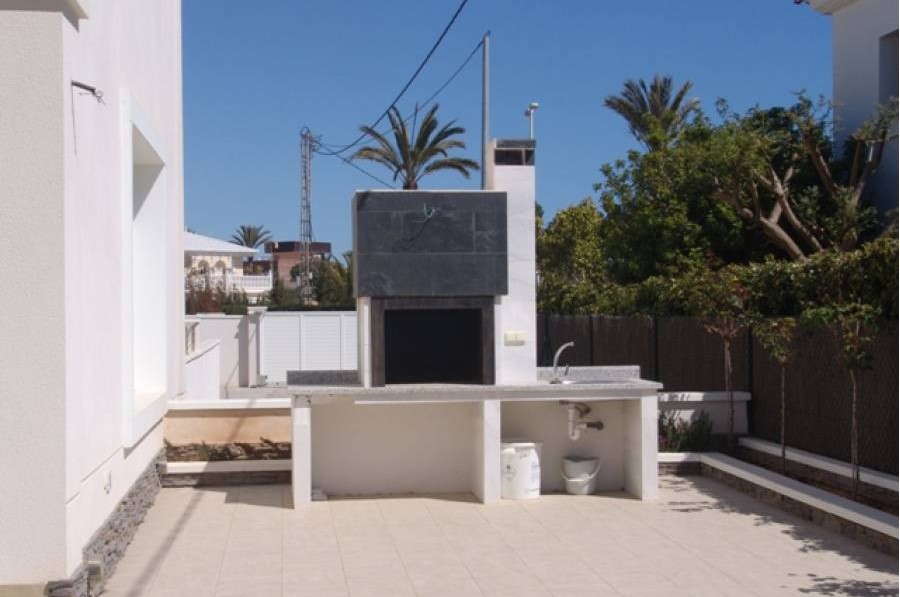 ESCLUSIVA VILLA INDIPENDENTE A CABO ROIG CON AMPI SERVIZI E PISCINA PRIVATA