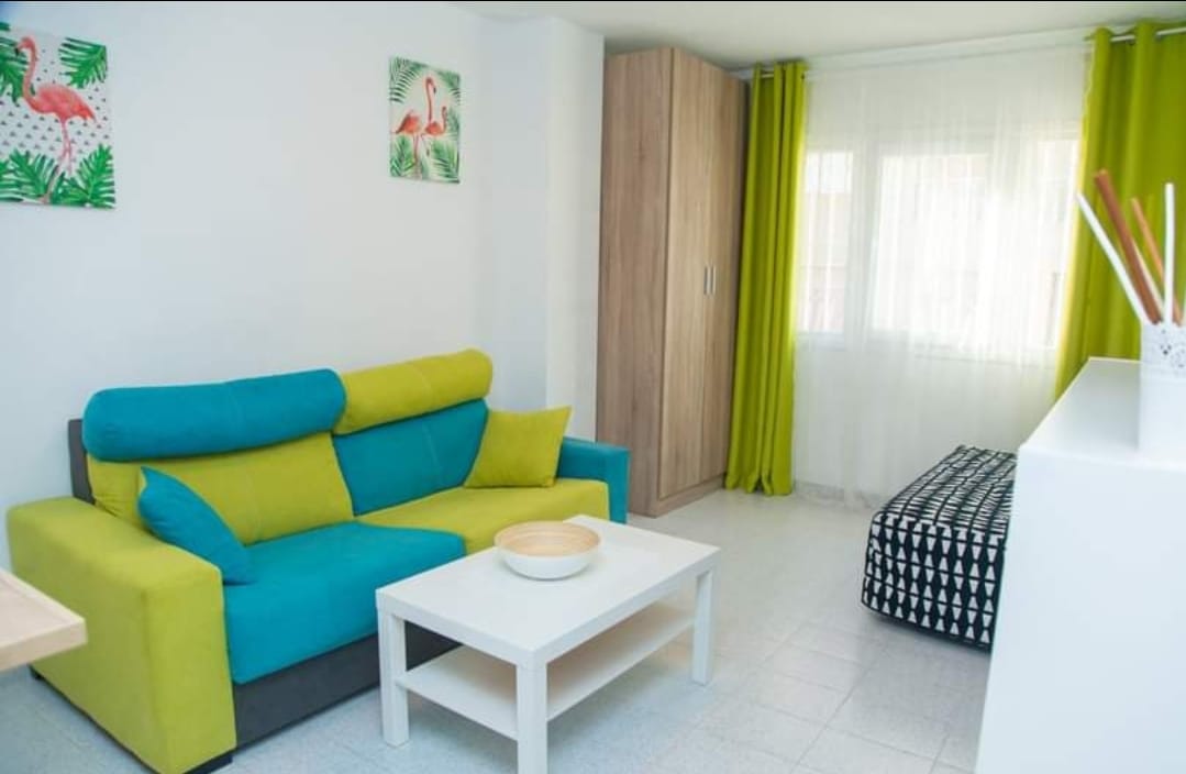 BRIGHT AND FURNISHED STUDIO 300 METERS FROM PLAYA DEL CURA IN TORREVIEJA