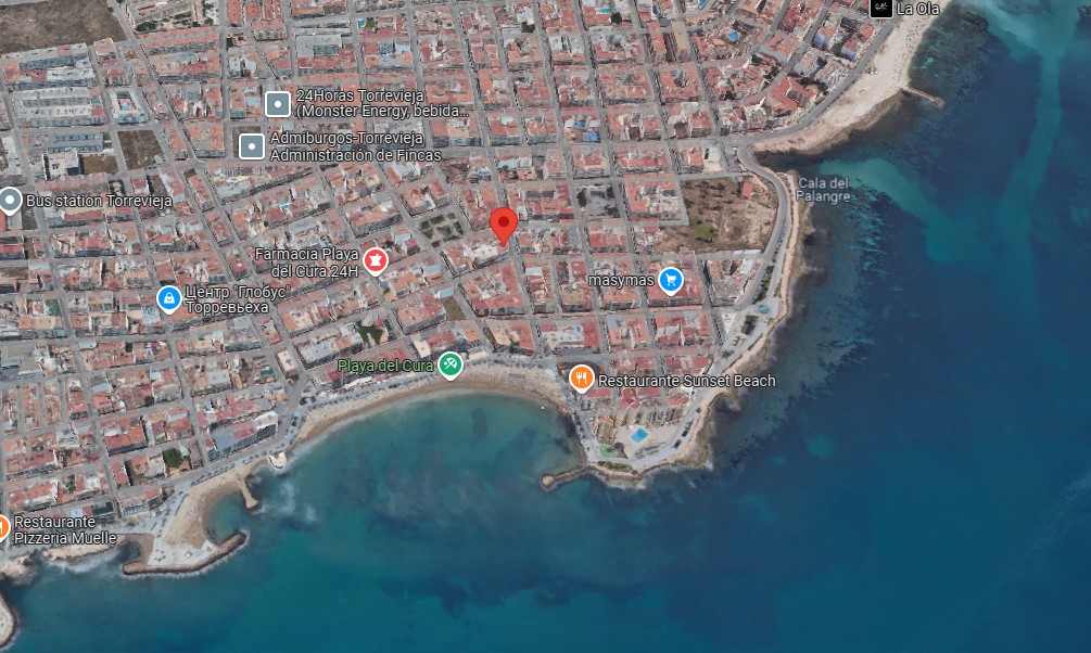 CENTRAL OCH LJUS STUDIO 400 METER FRÅN PLAYA DEL CURA I TORREVIEJA