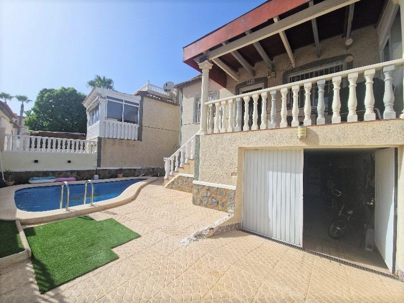 SPECTACULAR VILLA IN EL GALÁN, VILLAMARTIN, WITH PRIVATE POOL, SOLARIUM AND NO COMMUNITY FEES