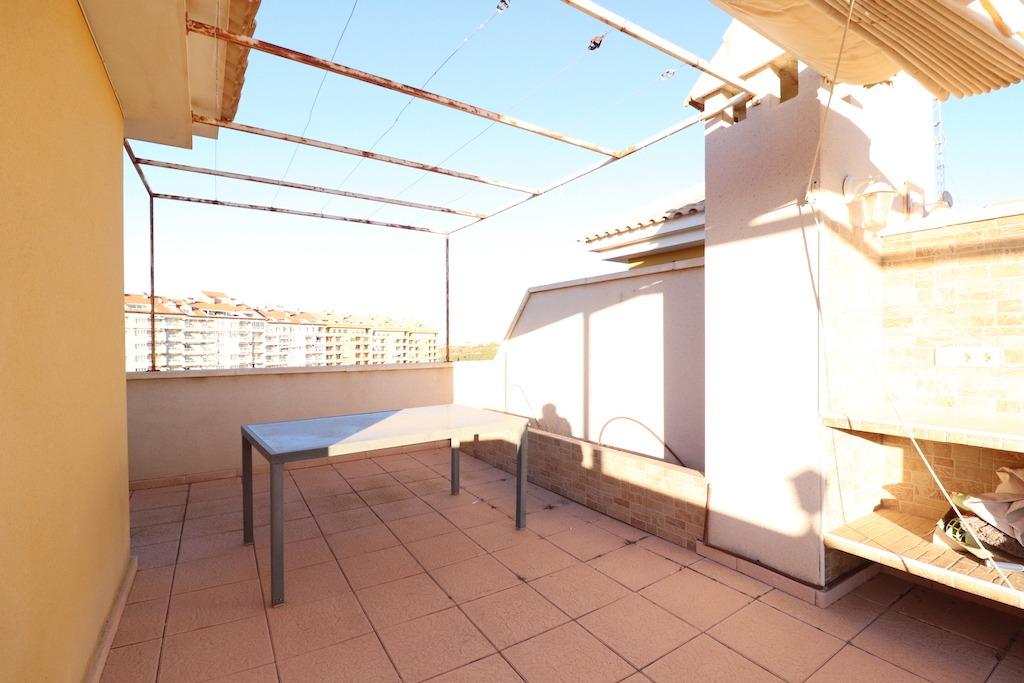 PENTHOUSE EXCLUSIF À CAMPOAMOR AVEC VUE SUR LA MER, SOLARIUM ET PISCINE COMMUNE