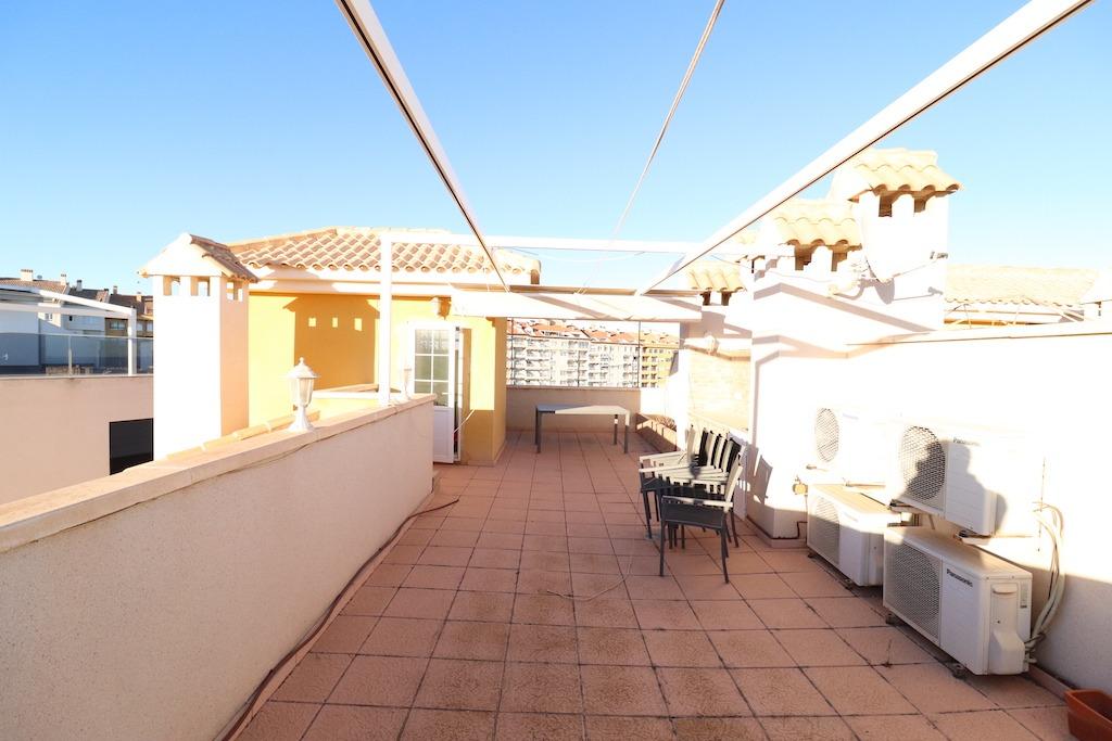 PENTHOUSE EXCLUSIF À CAMPOAMOR AVEC VUE SUR LA MER, SOLARIUM ET PISCINE COMMUNE