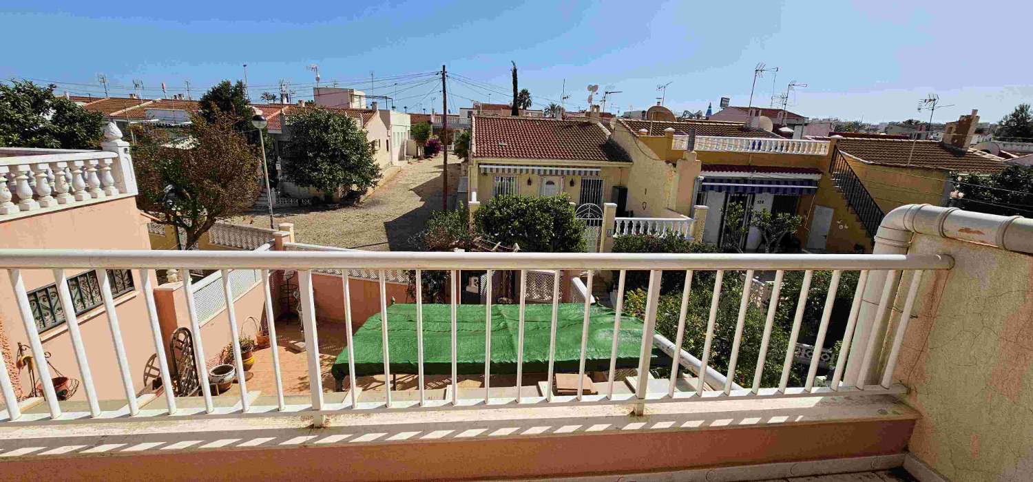 DUPLEX BUNGALOW MED GARAGE I TORRETA 1, FULLT MÖBLERAD OCH MED STORA TERRASSER