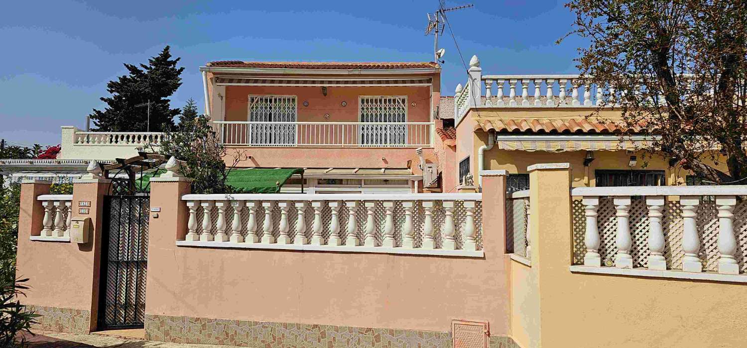 DUPLEX BUNGALOW WITH GARAGE IN TORRETA 1, FULLY FURNISHED AND WITH LARGE TERRACES