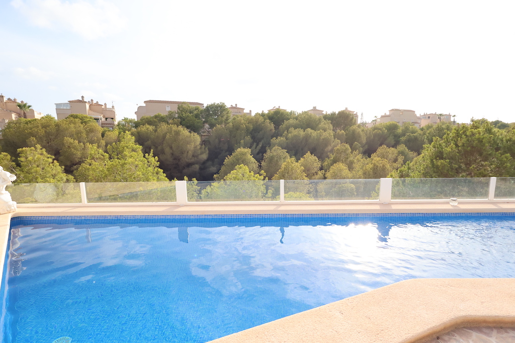 VILLA INDIVIDUELLE À PLAYA FLAMENCA AVEC VUE SUR LA MER, PISCINE PRIVÉE ET JACUZZI