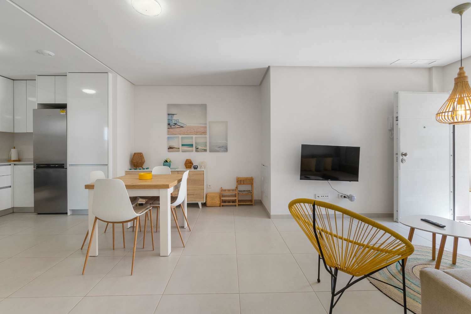 EXCLUSIVO RESIDENCIAL MODERNO EN PLANTA BAJA CON PISCINA Y PATIOS PRIVADOS EN AGUAS NUEVAS, TORREVIEJA