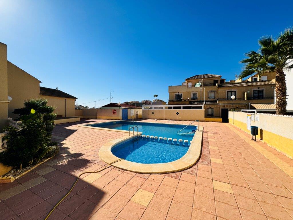 "CHARMING DUPLEX BUNGALOW IN PRIVATE URBANIZATION NEAR THE COVES OF TORREVIEJA"