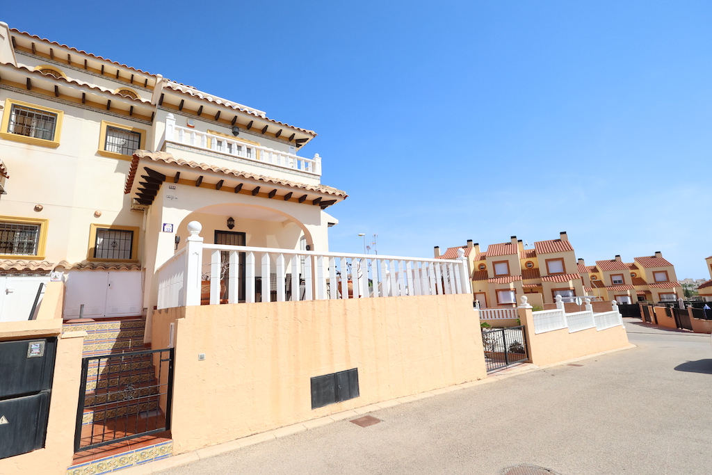 SOUTH FACING CORNER TOWNHOUSE WITH SEA VIEWS AND LARGE PLOT IN LOMAS DE CABO ROIG