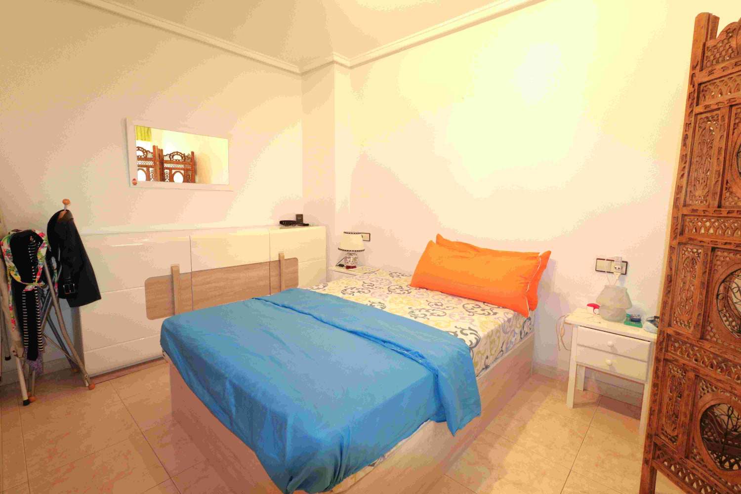 APARTAMENTO LUMINOSO CON TERRAZA EN ZONA ACEQUIÓN, TORREVIEJA