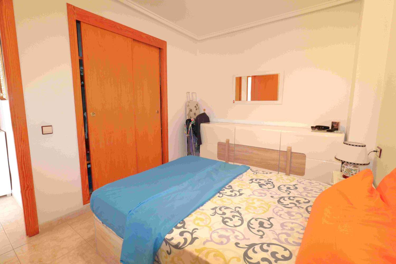 APARTAMENTO LUMINOSO CON TERRAZA EN ZONA ACEQUIÓN, TORREVIEJA