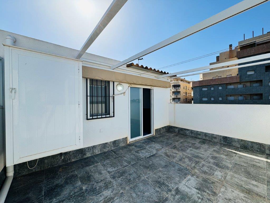 DUPLEX DI LUSSO RISTRUTTURATO A 300 METRI DALLA SPIAGGIA CON SOLARIUM E PALESTRA IN ESCLUSIVO RESIDENZIALE