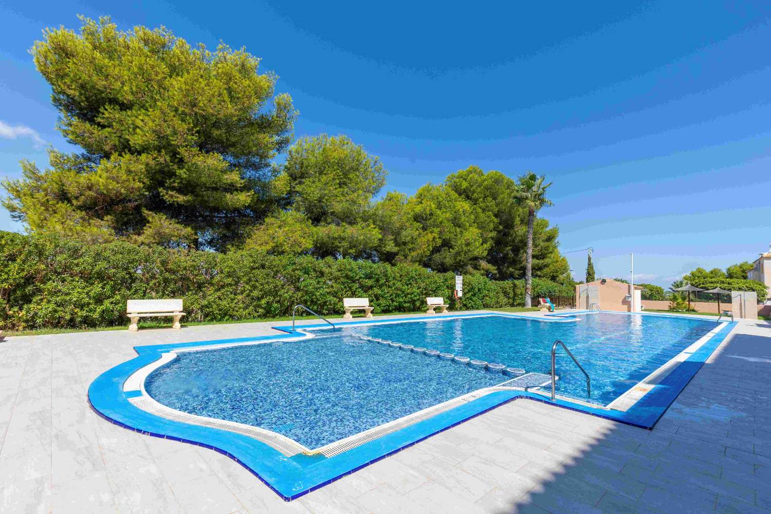 DEUX MAISONS EN UNE AVEC VUE SUR LA MER, PISCINE ET ESPACES VERTS À TORREBLANCA-LA MATA ! OCCASION UNIQUE D’INVESTIR OU DE PROFITER TOUTE L’ANNÉE