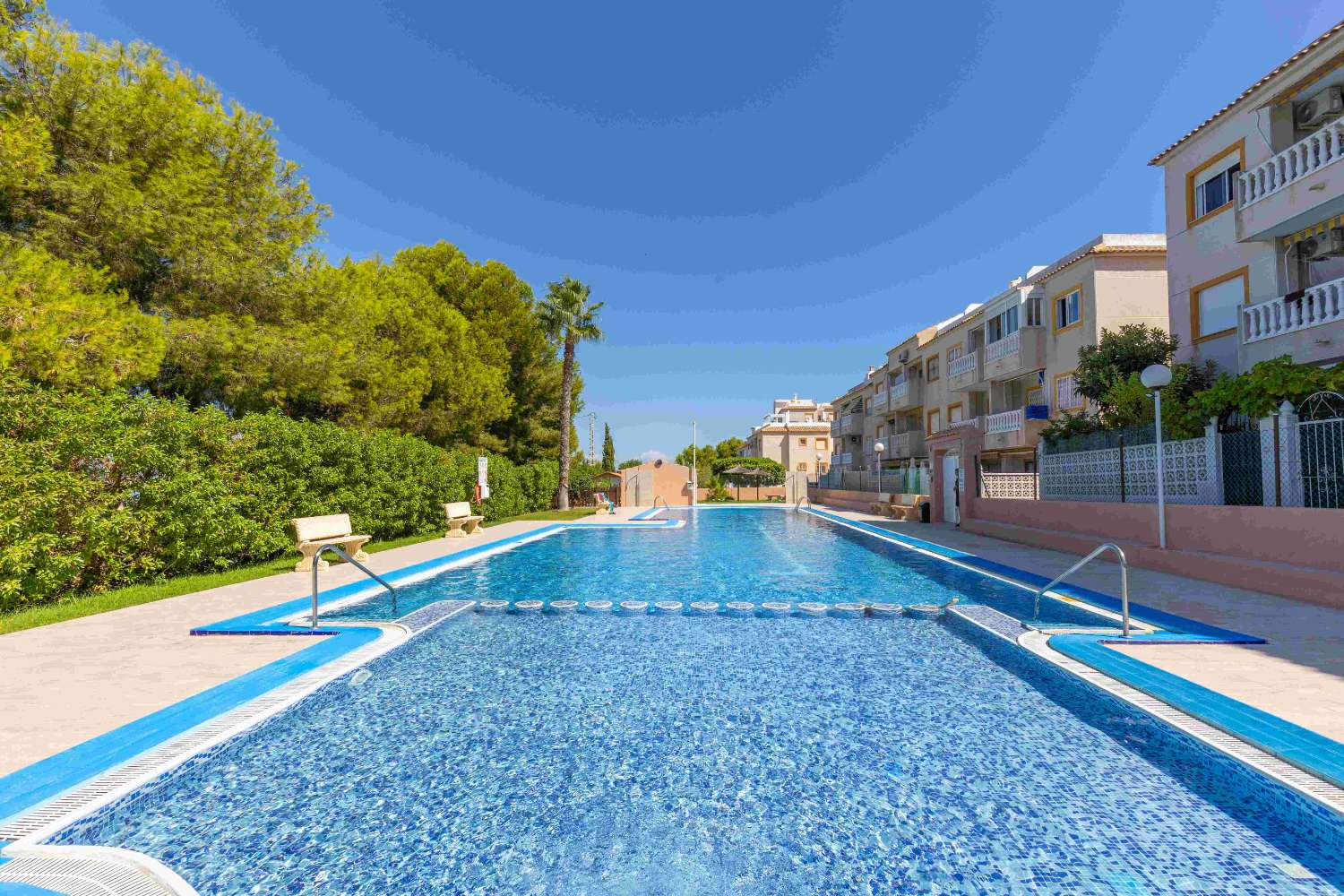 ¡DOS VIVIENDAS EN UNA CON VISTAS AL MAR, PISCINA Y ZONAS VERDES EN TORREBLANCA-LA MATA! OPORTUNIDAD ÚNICA PARA INVERTIR O DISFRUTAR TODO EL AÑO