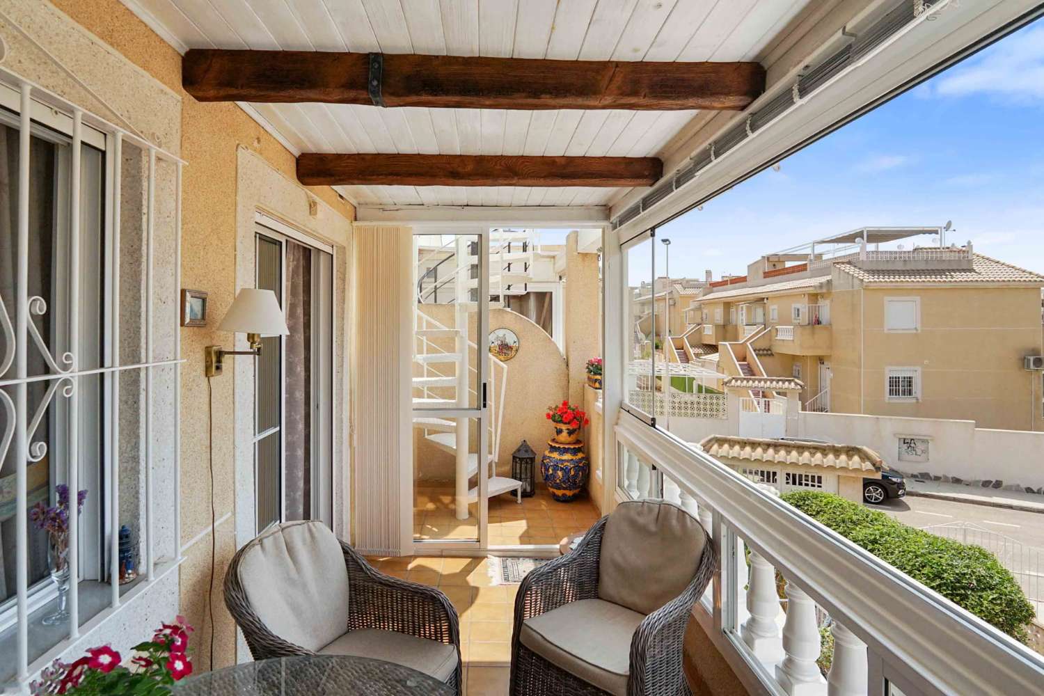 WOHNUNG IN BRAVOMAR 7 MIT SOLARIUM, TERRASSE UND GEMEINSCHAFTSPOOL IN AGUAS NUEVAS