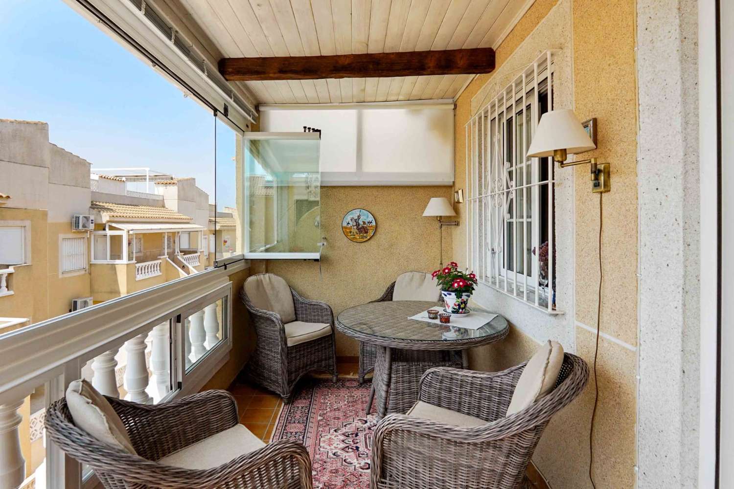 APPARTEMENT À BRAVOMAR 7 AVEC SOLARIUM, TERRASSE ET PISCINE COMMUNE À AGUAS NUEVAS