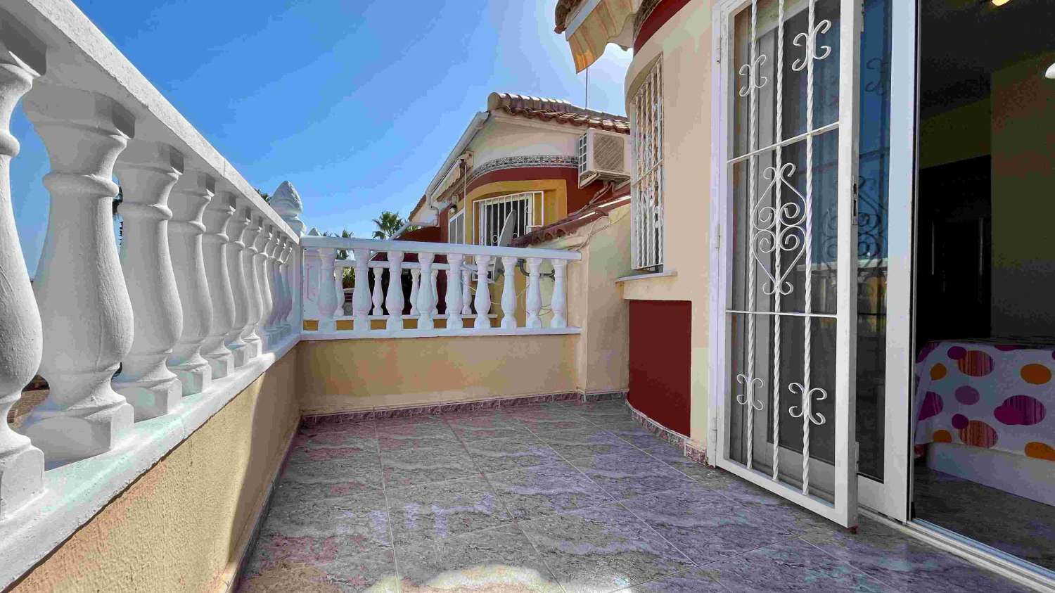 EXCLUSIVE SEMI-DETACHED VILLA IN LA REGIA, CABO ROIG: LUMINOSITY, COMFORT AND PROXIMITY TO THE SEA