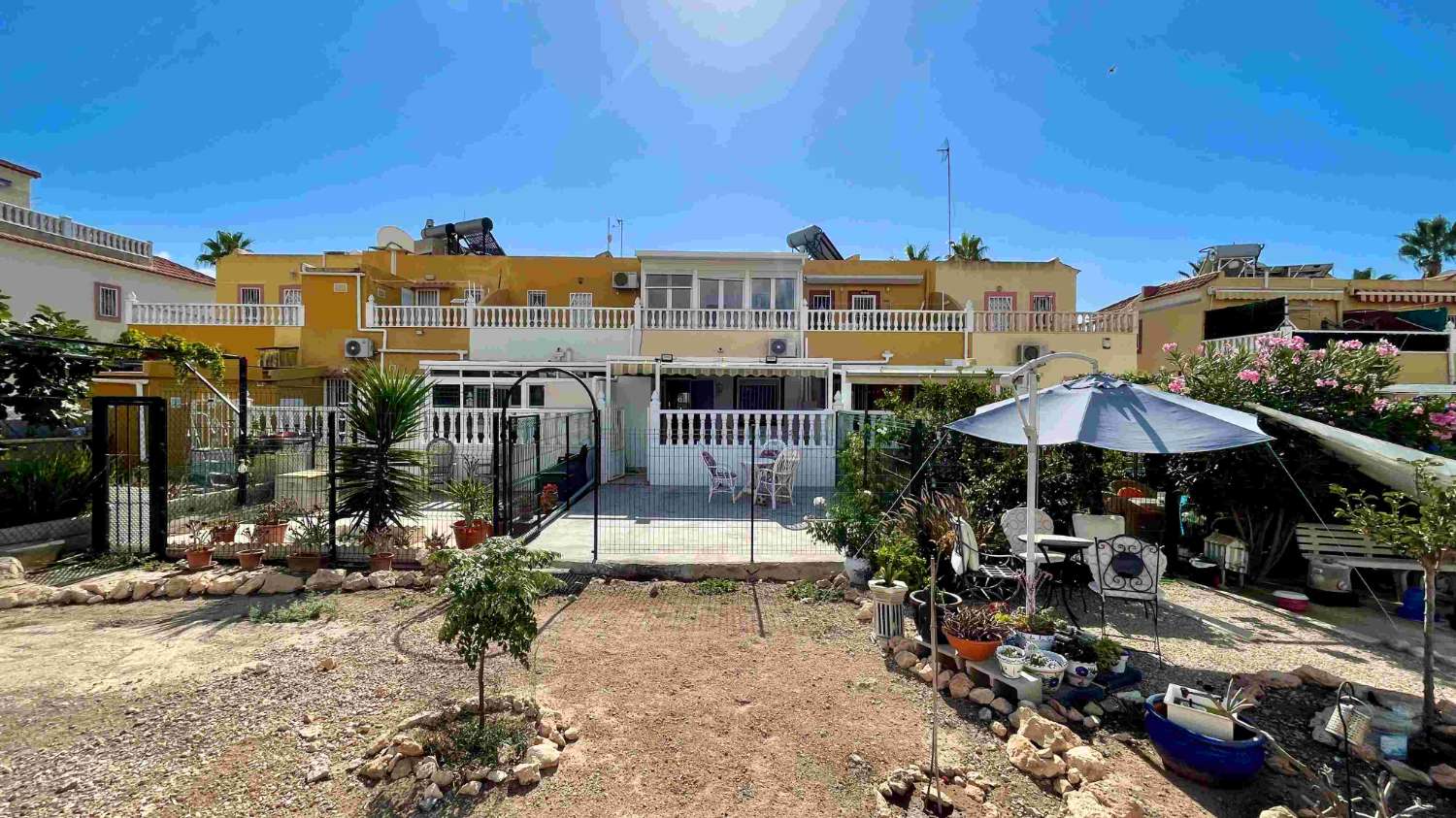 EXCLUSIVE SEMI-DETACHED VILLA IN LA REGIA, CABO ROIG: LUMINOSITY, COMFORT AND PROXIMITY TO THE SEA