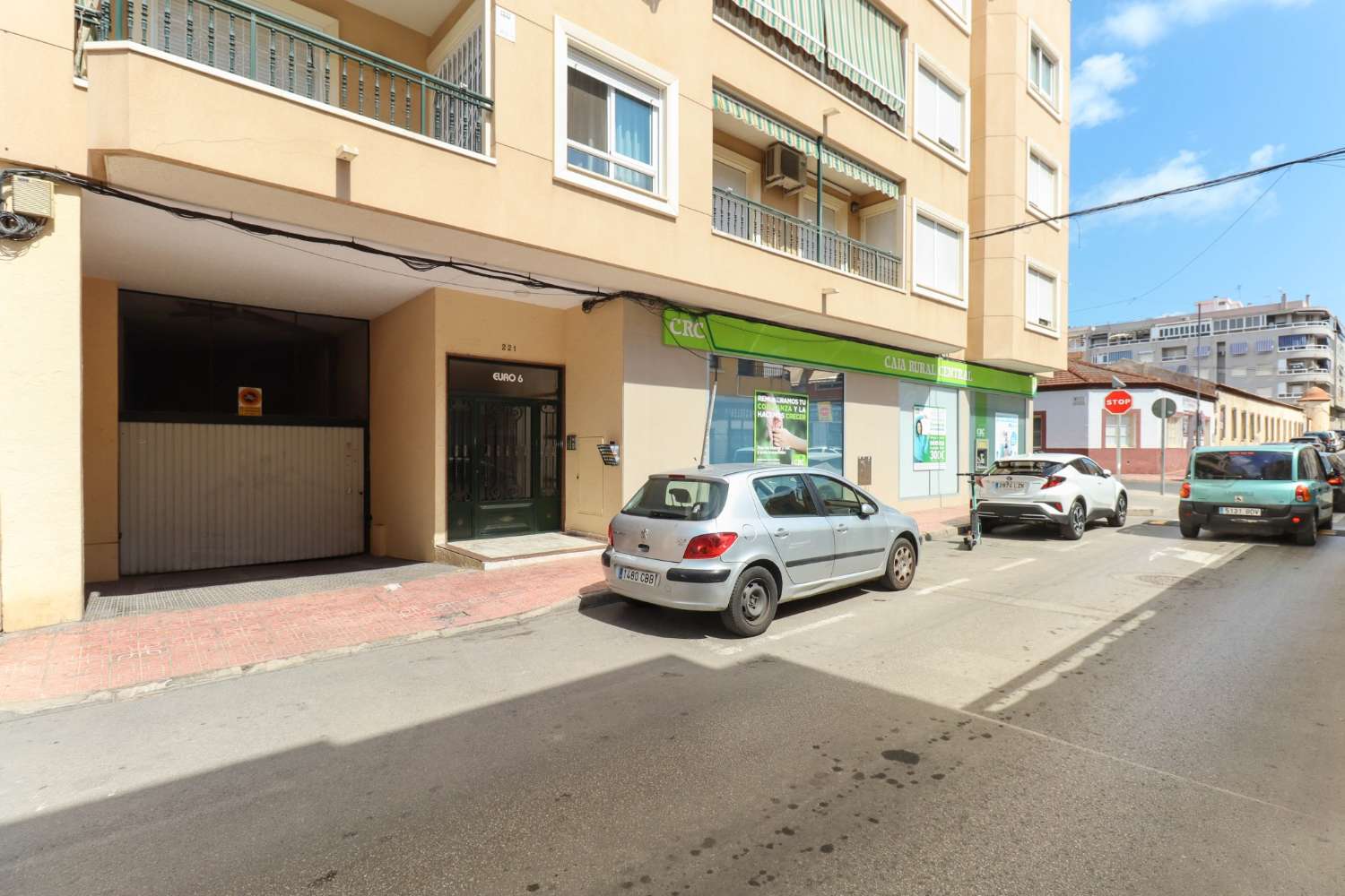 SPECTACULAIR PENTHOUSE MET 3 SLAAPKAMERS IN HET CENTRUM VAN TORREVIEJA MET GARAGE EN GROOT TERRAS