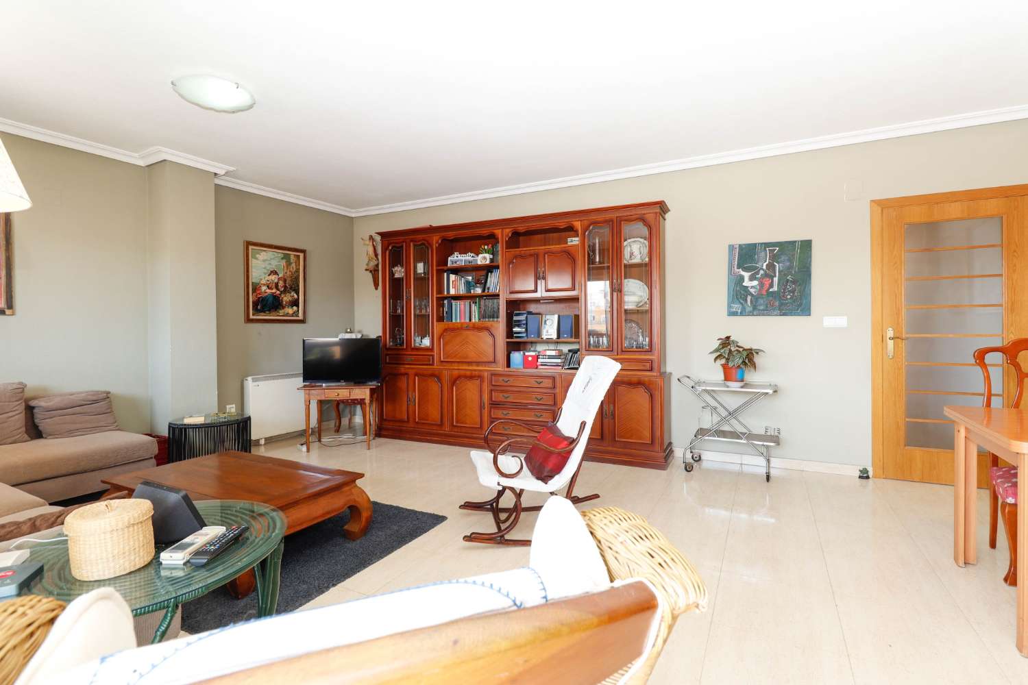 SPECTACULAR 3-BEDROOM PENTHOUSE IN THE CENTRE OF TORREVIEJA WITH GARAGE AND LARGE TERRACE