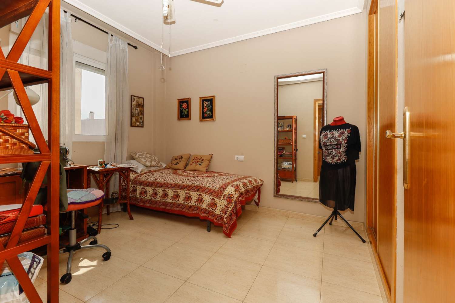 SPECTACULAR 3-BEDROOM PENTHOUSE IN THE CENTRE OF TORREVIEJA WITH GARAGE AND LARGE TERRACE