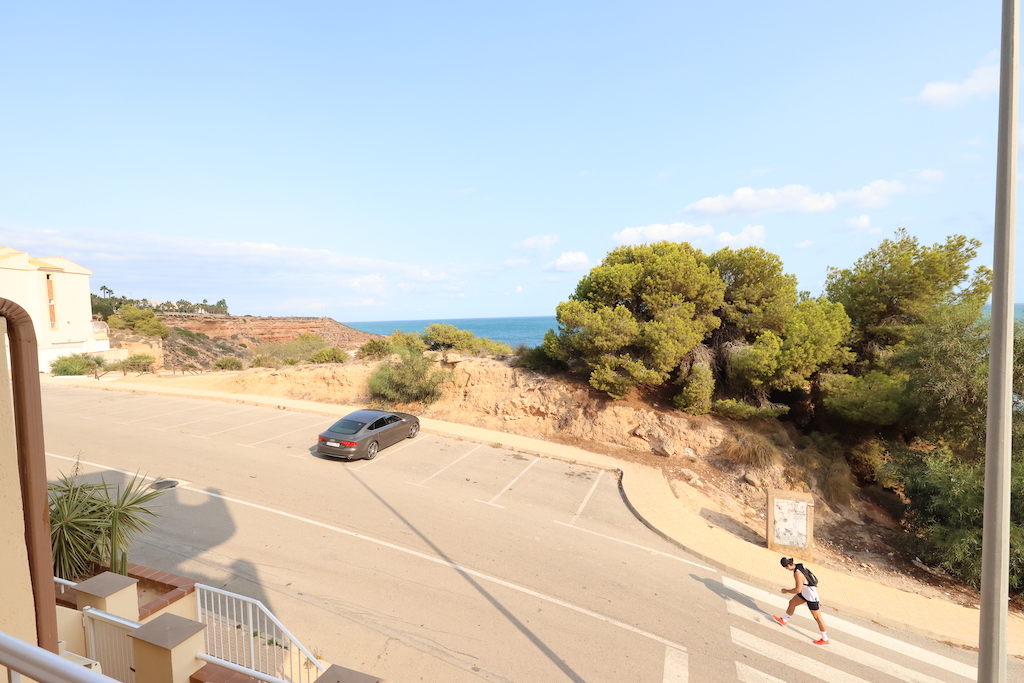 APPARTEMENT EN PREMIÈRE LIGNE AVEC VUE SPECTACULAIRE SUR LA MER À AQUAMARINA