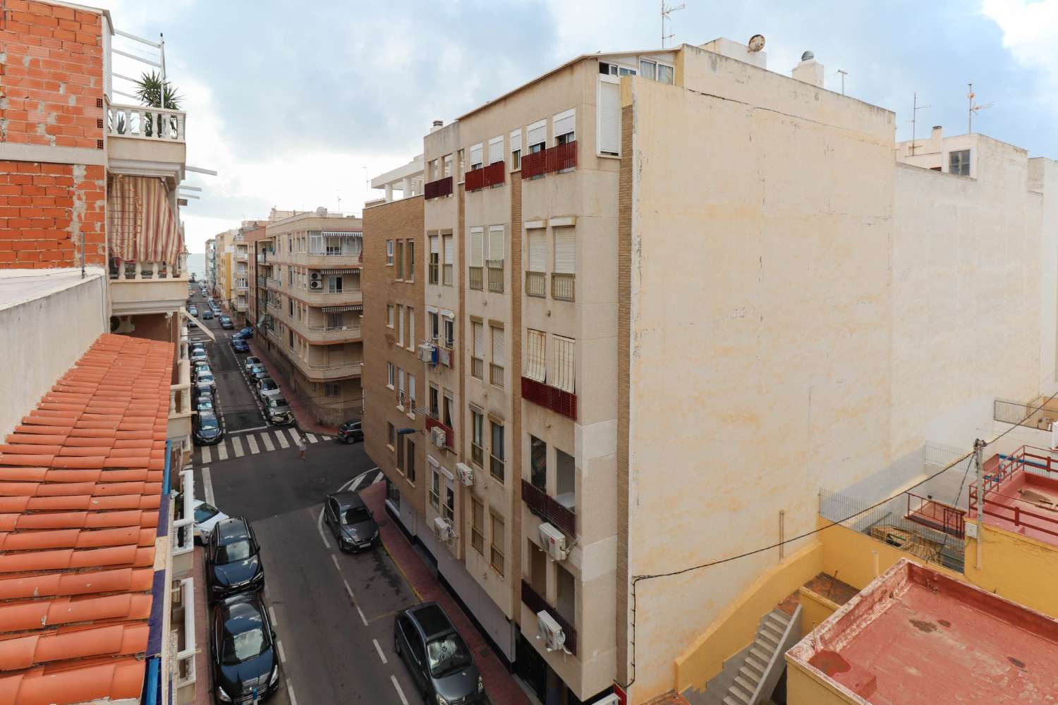 APARTMENT WITH SEA VIEWS 300 METERS FROM PLAYA DEL CURA IN TORREVIEJA